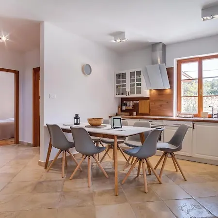 Holiday home Beautiful In With Kitchen