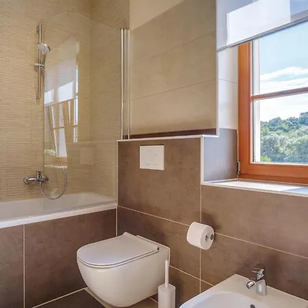Beautiful In With Kitchen * Sveti Jakov
