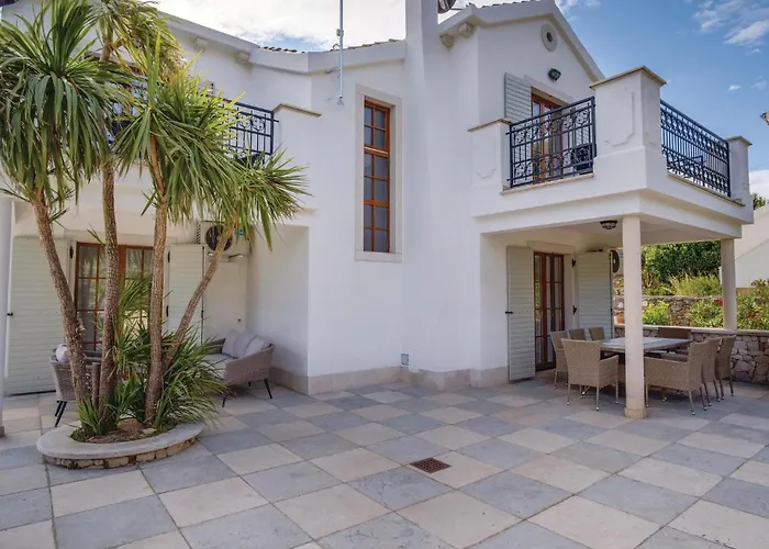 Pet Friendly In Sveti Jakov